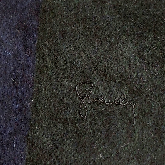 Givenchy cashmere scarf - Picture 11 of 13